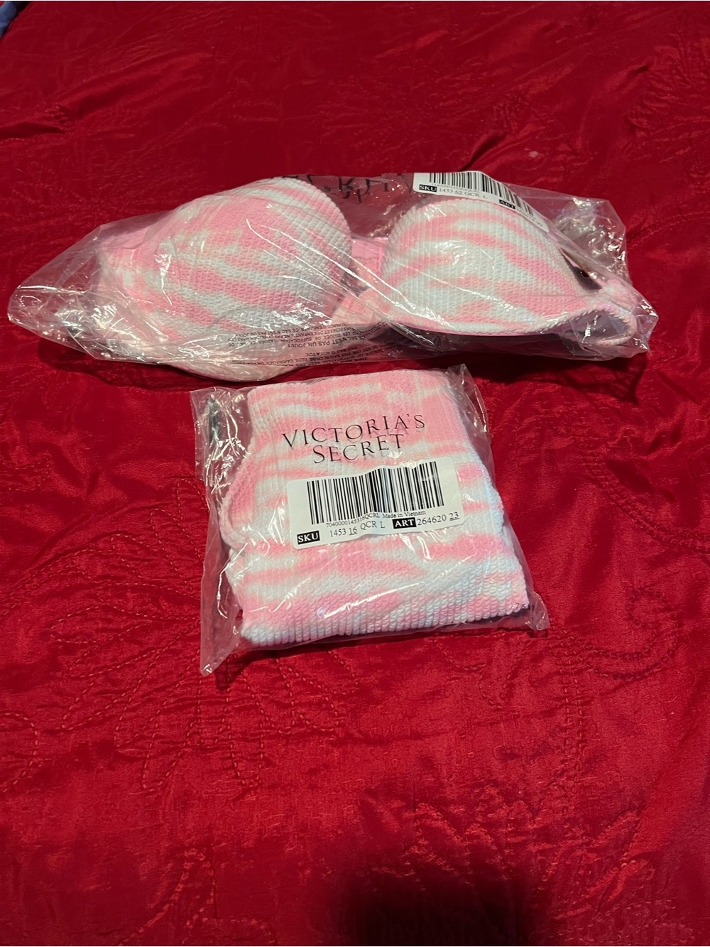 NWT Victoria's Secret Pink Tie-Dye Push-Up Bra and Panty Set